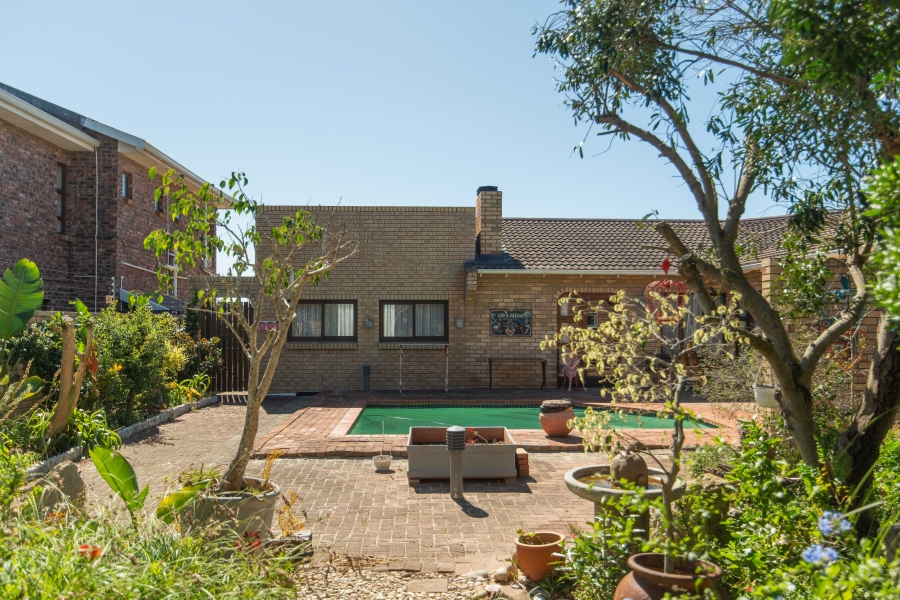 3 Bedroom Property for Sale in Summerstrand Eastern Cape